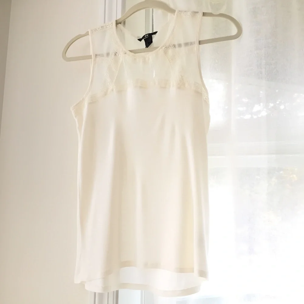 H&M lace sleeveless top - Picture 2 of 5